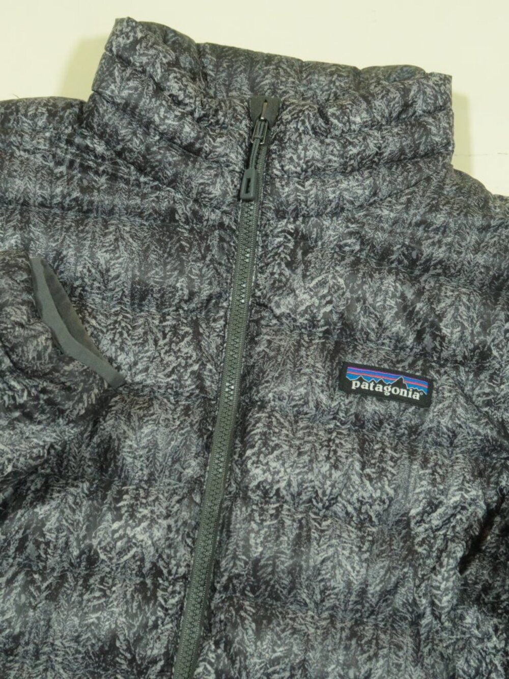 Patagonia Down Sweater Jacket Womens M Forestland Gray Puffer